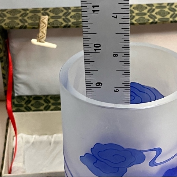 VINTAGE CUNJING Chinese Art Glass, Cobalt Blue Vase with Certificate, approx 10” - Picture 9 of 12